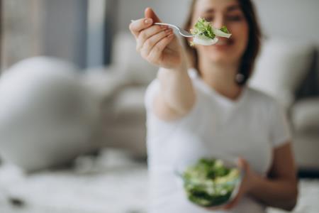 Katera hranila najpogosteje primanjkujejo veganom?